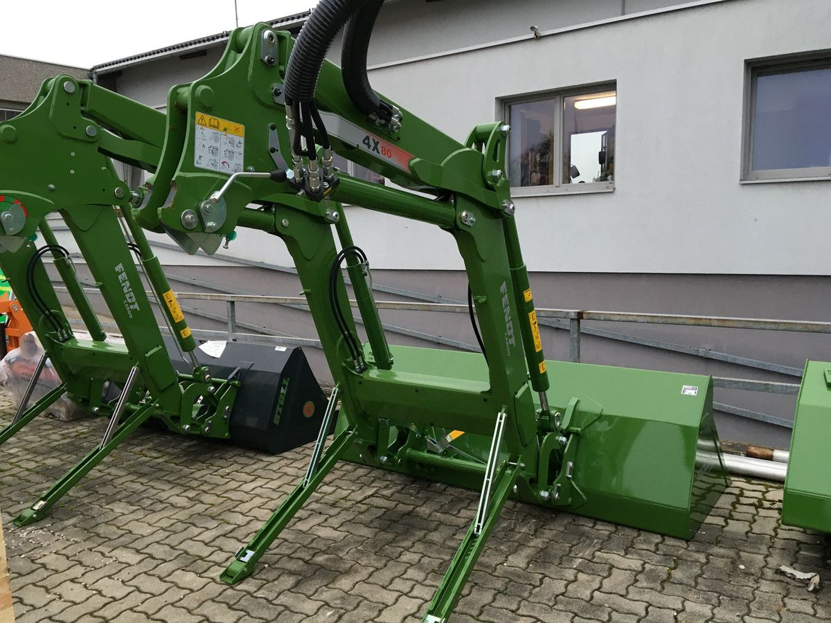 Fendt Cargo 4X75 - Cargador frontal para tractor: foto 1 Fendt Cargo 4X75 - Cargador frontal para tractor: foto 1
