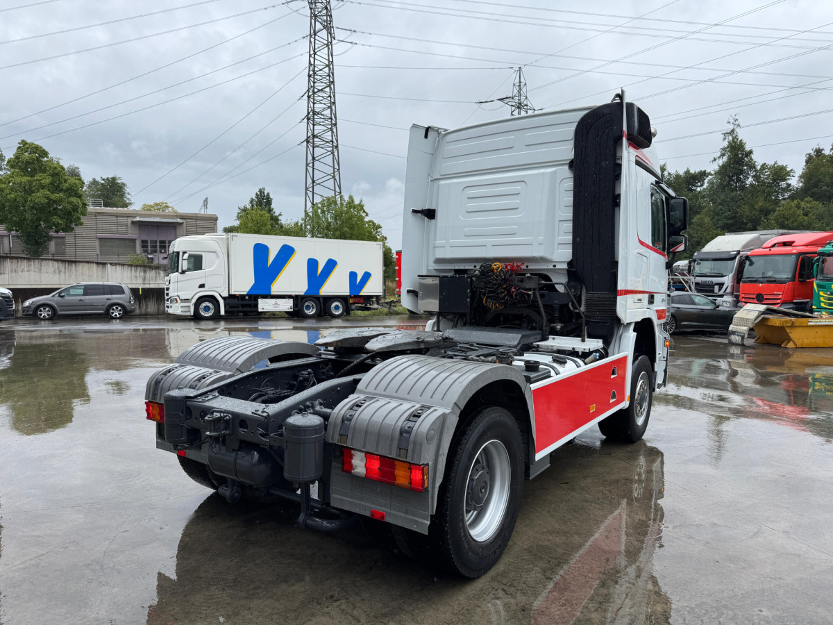 MERCEDES Actros 2044 4x4 - Cabeza tractora: foto 5 MERCEDES Actros 2044 4x4 - Cabeza tractora: foto 5