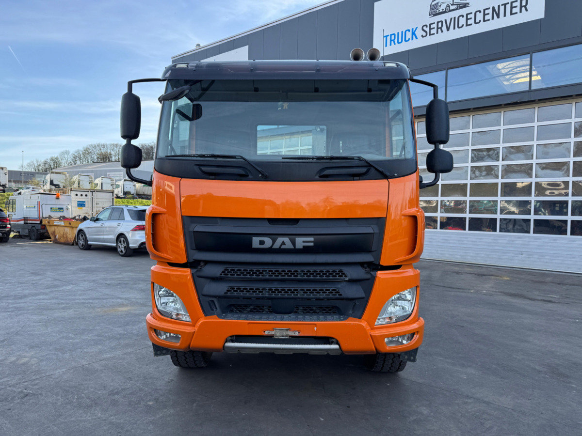 DAF CF440 8x4 Fahrgestell - Camión chasis: foto 2 DAF CF440 8x4 Fahrgestell - Camión chasis: foto 2