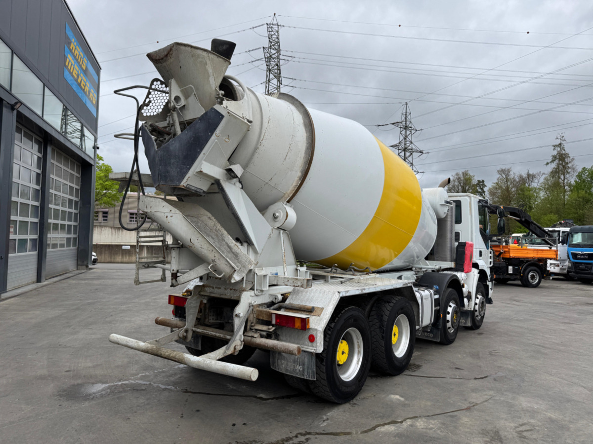 IVECO Trakker 450 8x4 (Liebherr 9m3 2018) - Camión hormigonera: foto 5 IVECO Trakker 450 8x4 (Liebherr 9m3 2018) - Camión hormigonera: foto 5