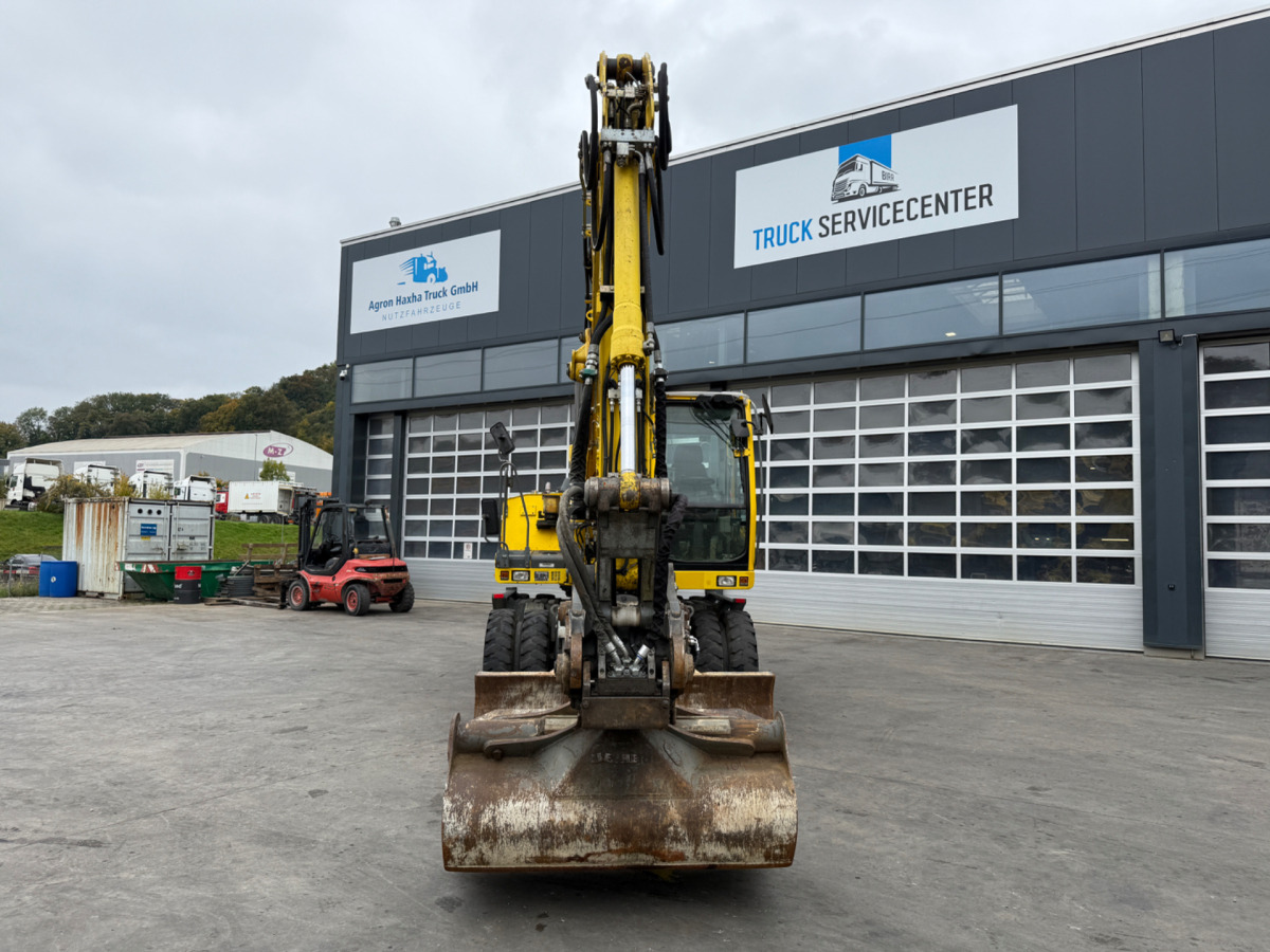 LIEBHERR 900 C 3xBuckets - Excavadora de ruedas: foto 2 LIEBHERR 900 C 3xBuckets - Excavadora de ruedas: foto 2