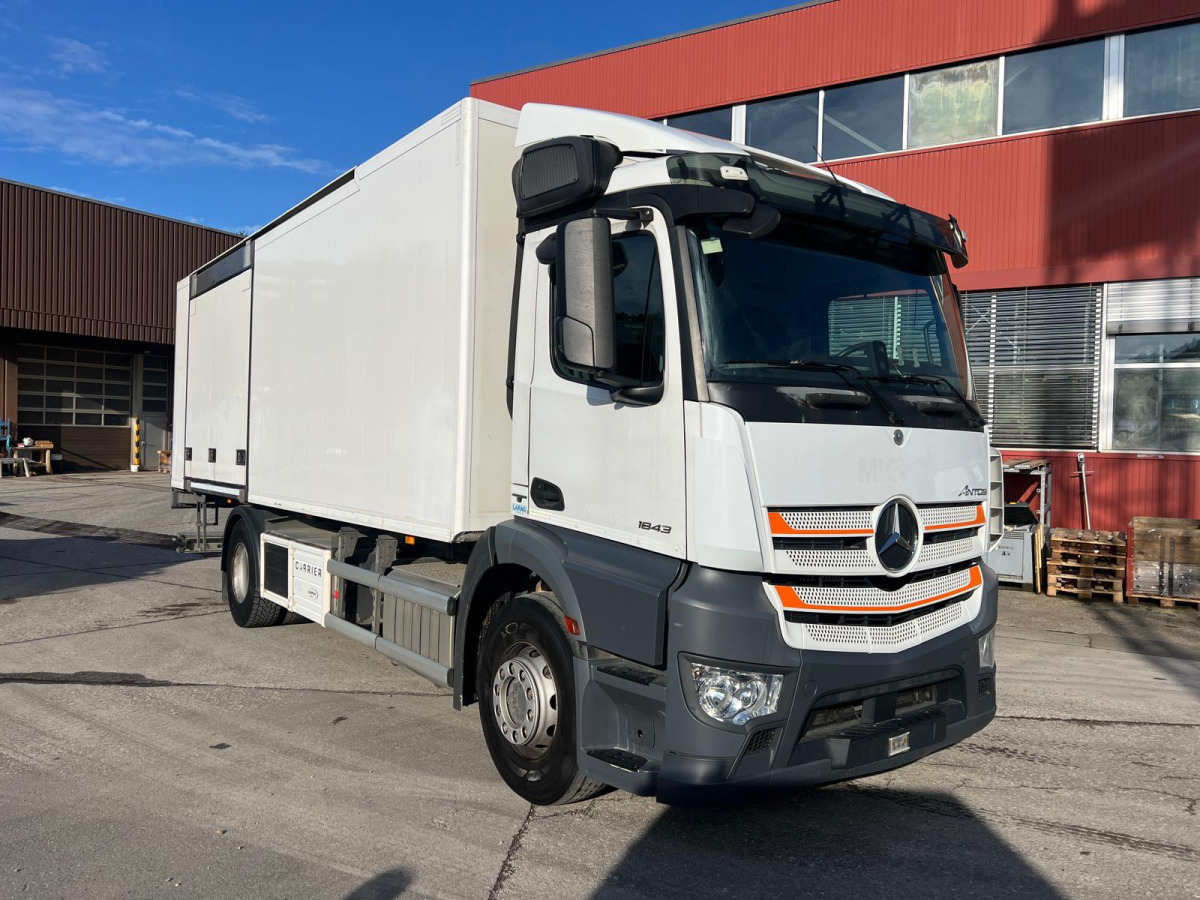 MERCEDES 4x Antos 1843 4x2 Kühler - Camión frigorífico: foto 3 MERCEDES 4x Antos 1843 4x2 Kühler - Camión frigorífico: foto 3