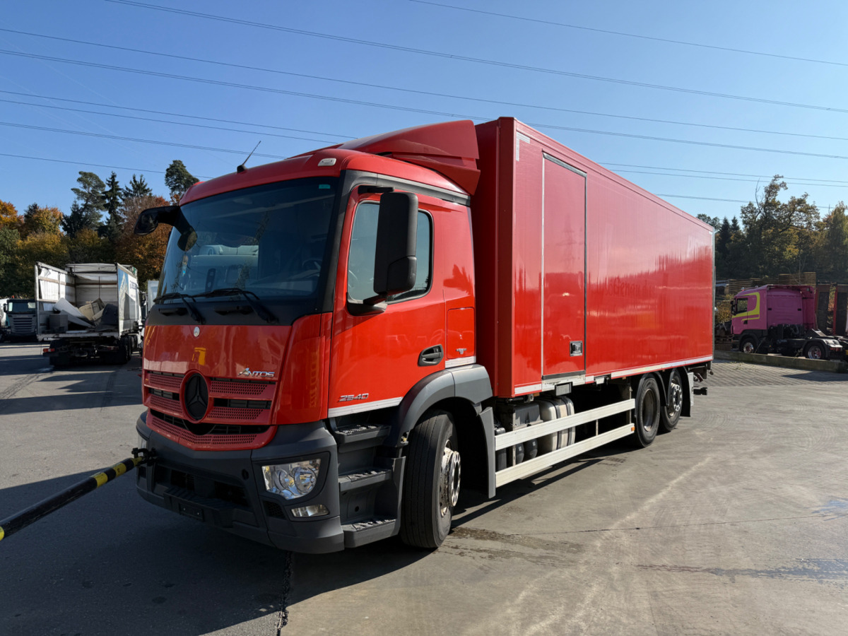MERCEDES Antos 2540 6x2 (Engine defect) - Camión caja cerrada: foto 1 MERCEDES Antos 2540 6x2 (Engine defect) - Camión caja cerrada: foto 1