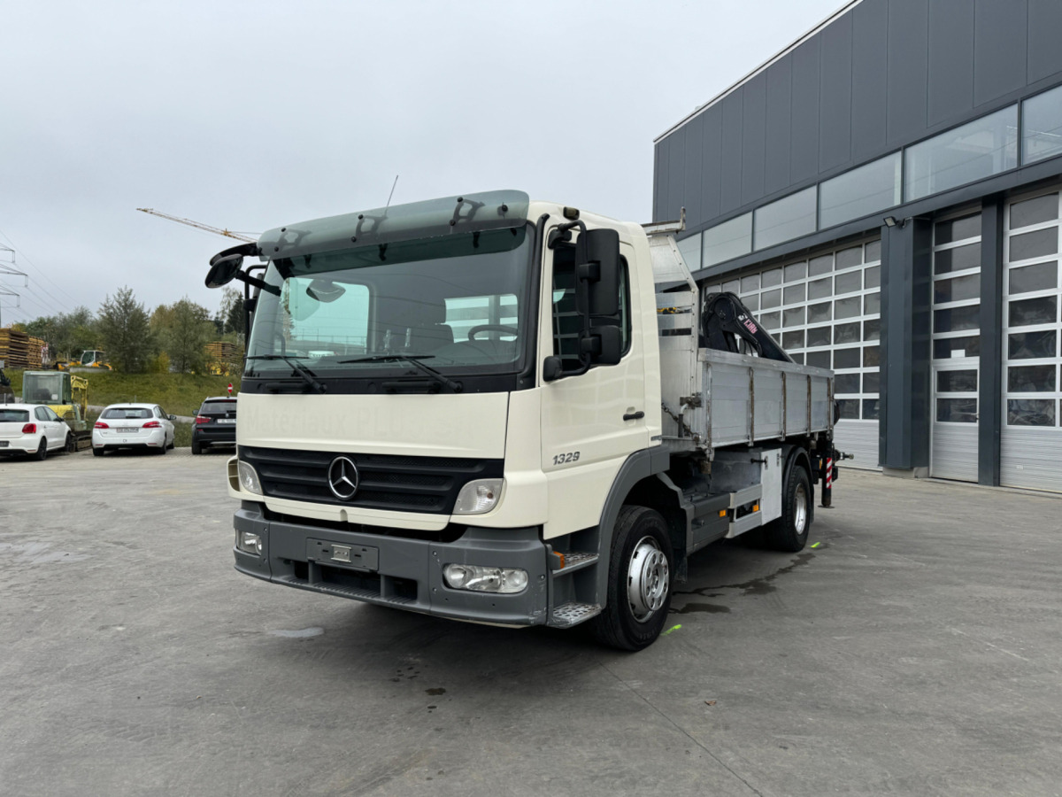 MERCEDES Atego 1329 4x2 Hiab 088-2 - Camión volquete, Camión grúa: foto 2 MERCEDES Atego 1329 4x2 Hiab 088-2 - Camión volquete, Camión grúa: foto 2