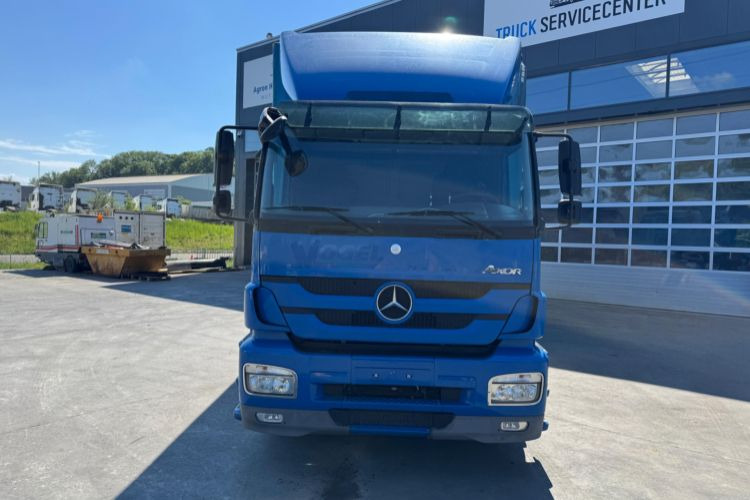 Mercedes-Benz Axor 1833 4x2 - Camión lona: foto 2 Mercedes-Benz Axor 1833 4x2 - Camión lona: foto 2