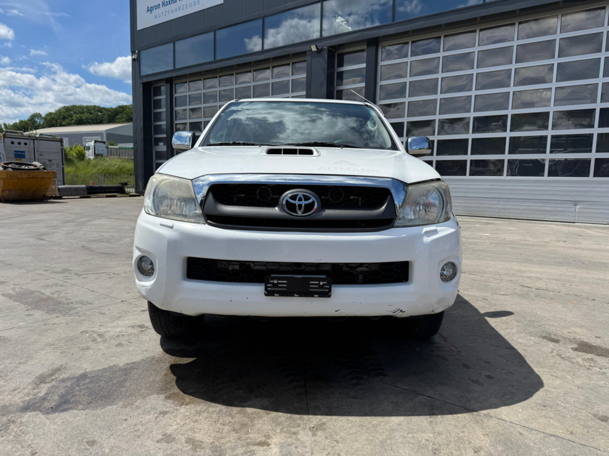 TOYOTA Hilux 3.0D 4WD - Pick-up: foto 2 TOYOTA Hilux 3.0D 4WD - Pick-up: foto 2