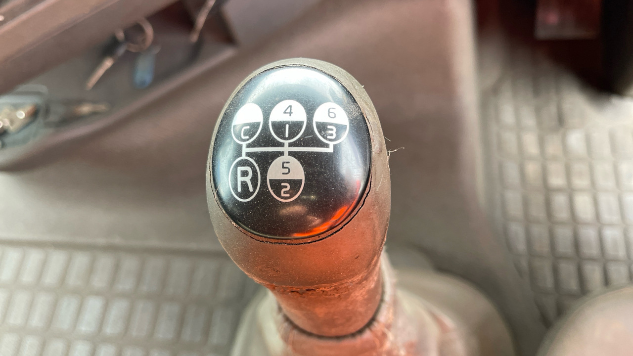 Cabeza tractora VOLVO FH 12: foto 11 Cabeza tractora VOLVO FH 12: foto 11