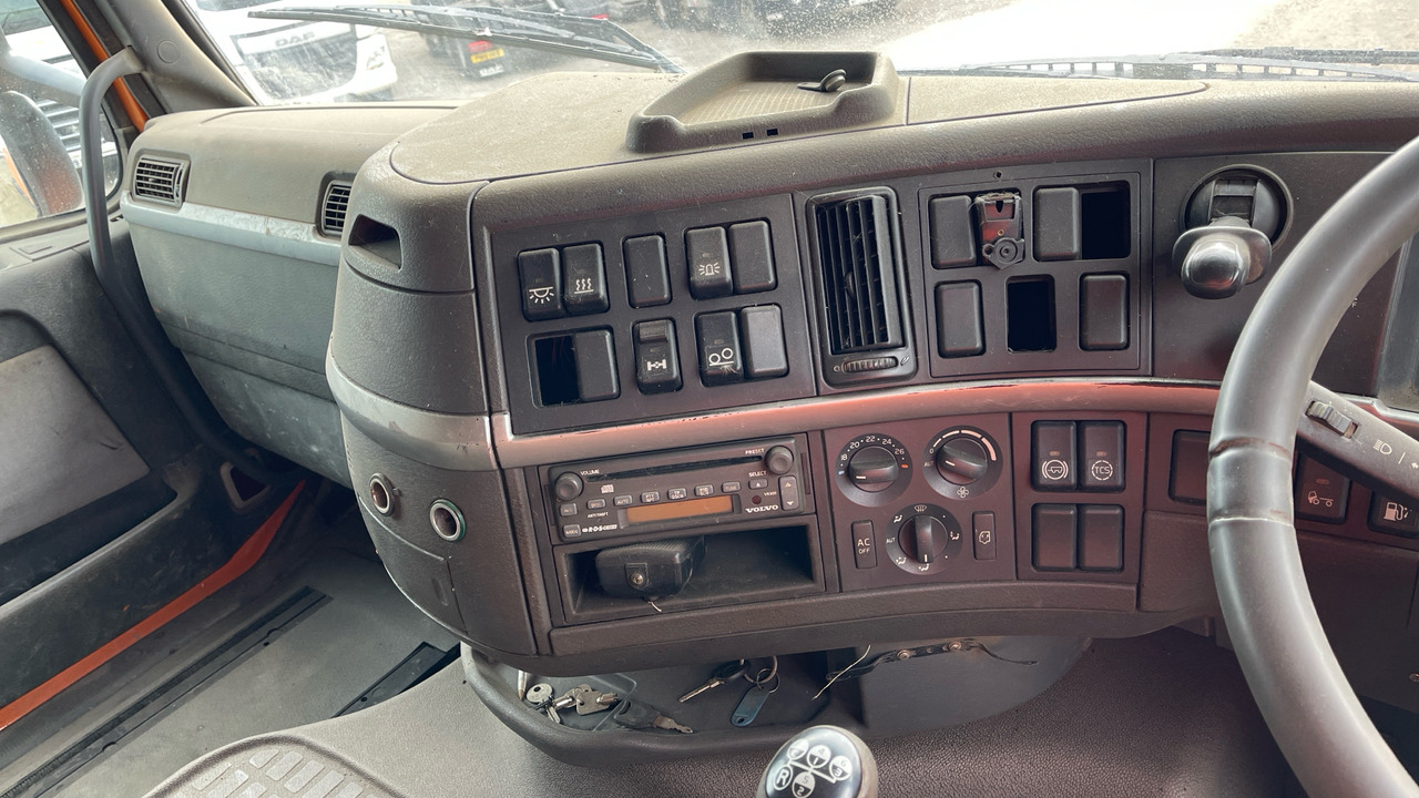 Cabeza tractora VOLVO FH 12: foto 8 Cabeza tractora VOLVO FH 12: foto 8