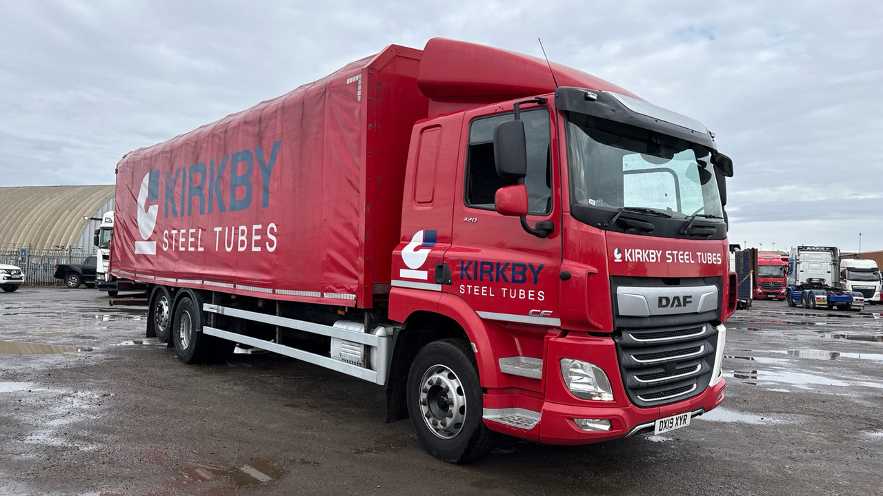 DAF CF 320 - Camión caja abierta: foto 1 DAF CF 320 - Camión caja abierta: foto 1