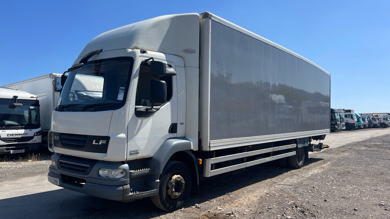 DAF LF 55.180 - Camión caja cerrada: foto 2 DAF LF 55.180 - Camión caja cerrada: foto 2