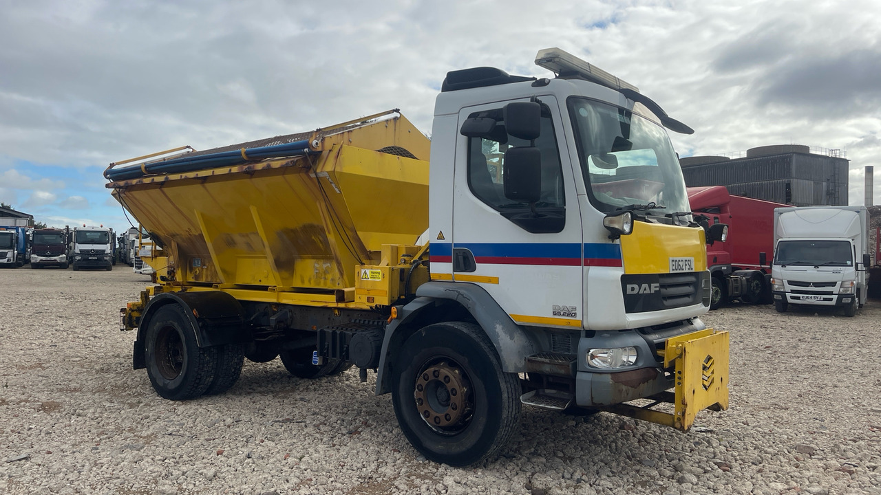 DAF LF 55.220 - Máquina quitanieve: foto 1 DAF LF 55.220 - Máquina quitanieve: foto 1