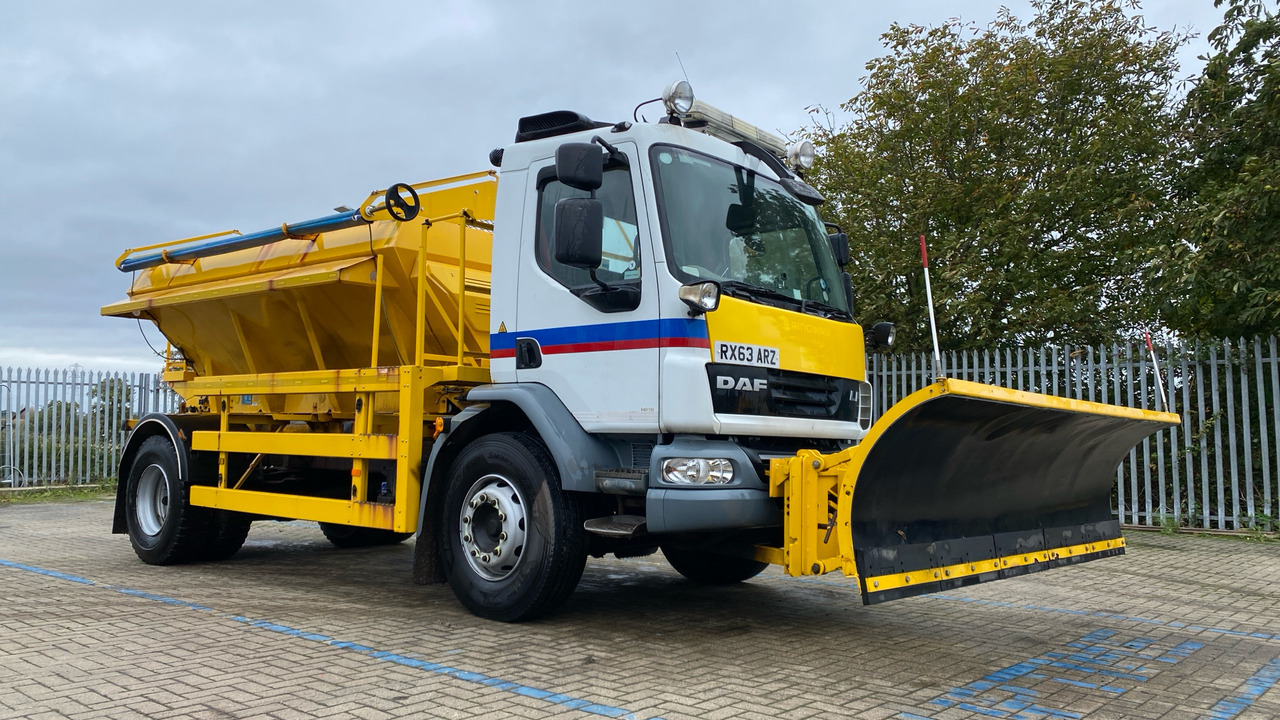 DAF LF 55.220 - Máquina quitanieve: foto 1 DAF LF 55.220 - Máquina quitanieve: foto 1