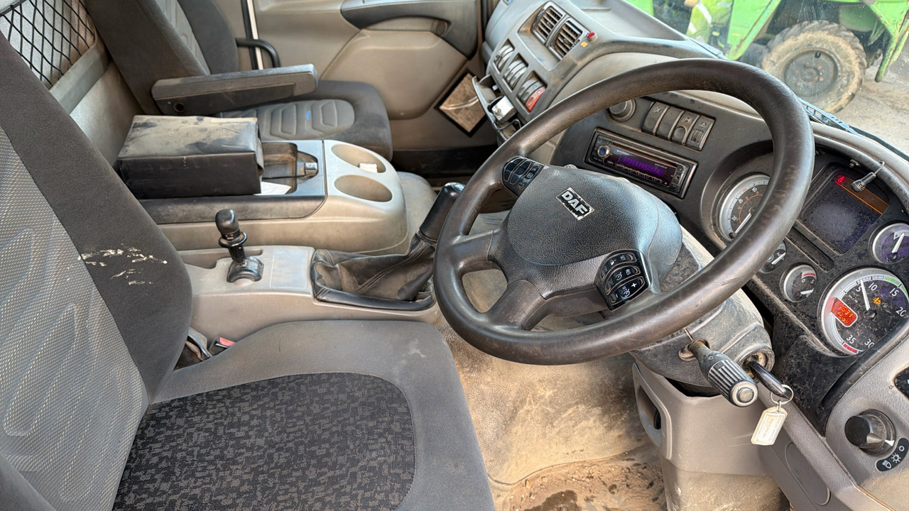 DAF LF 55.250 - Camión portacontenedor de cadenas: foto 5 DAF LF 55.250 - Camión portacontenedor de cadenas: foto 5