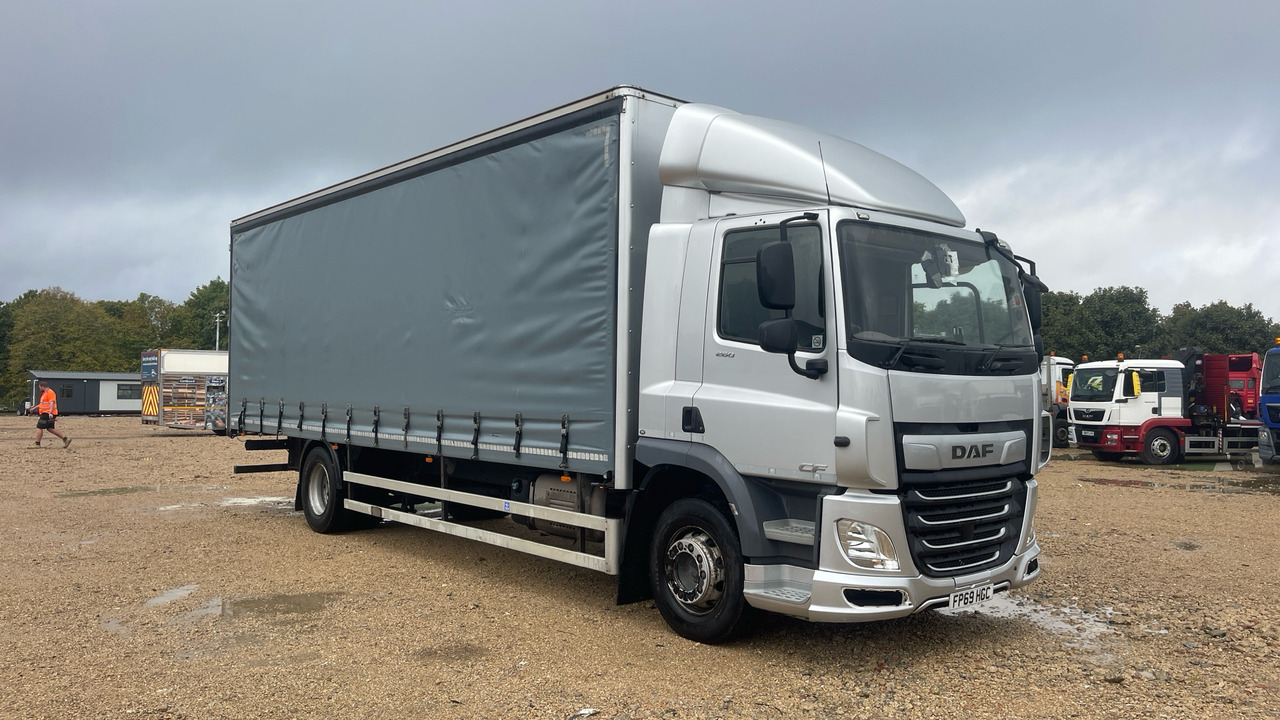 Daf CF 260 - Camión lona: foto 1 Daf CF 260 - Camión lona: foto 1