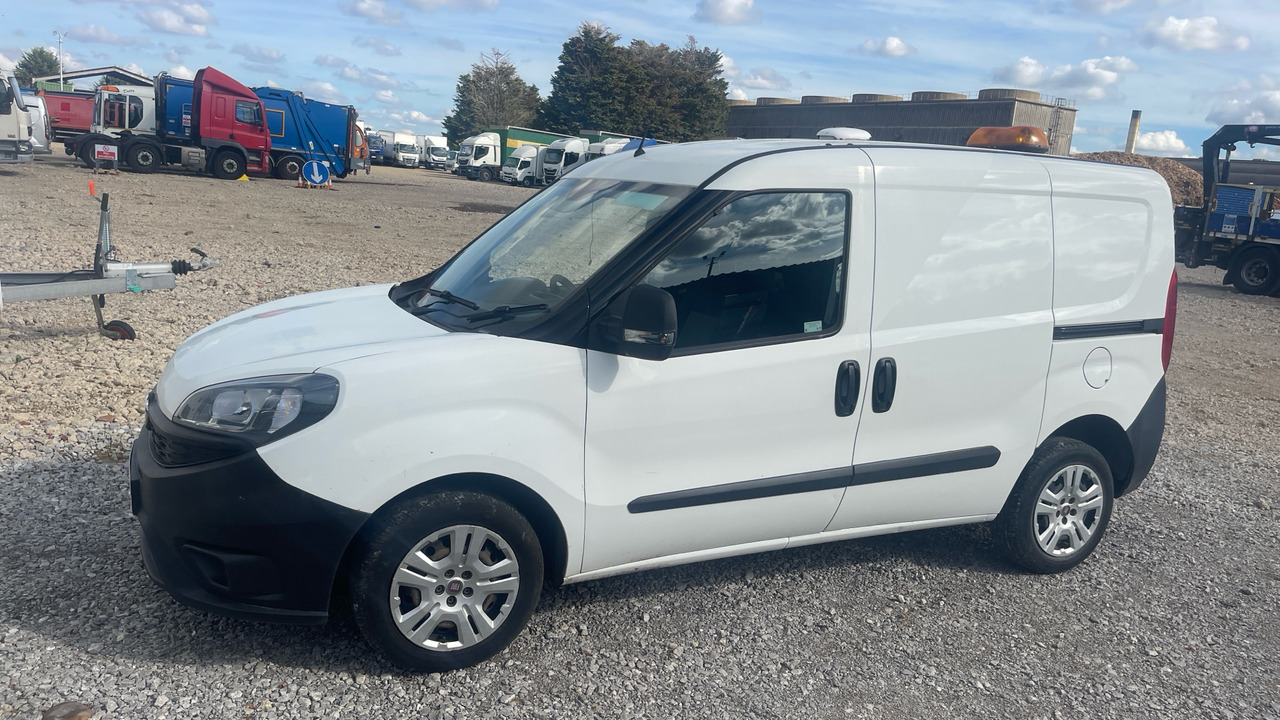FIAT DOBLO 1.3 Multijet 16V 95PS - Furgoneta pequeña: foto 2 FIAT DOBLO 1.3 Multijet 16V 95PS - Furgoneta pequeña: foto 2