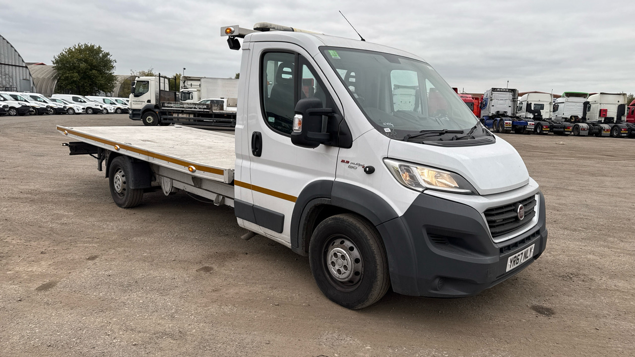 FIAT DUCATO 35 2.3 Multijet  30PS - Camión portavehículos: foto 1 FIAT DUCATO 35 2.3 Multijet  30PS - Camión portavehículos: foto 1