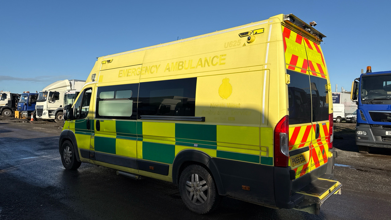 FIAT DUCATO 42 MULTIJET II - Ambulancia: foto 3 FIAT DUCATO 42 MULTIJET II - Ambulancia: foto 3