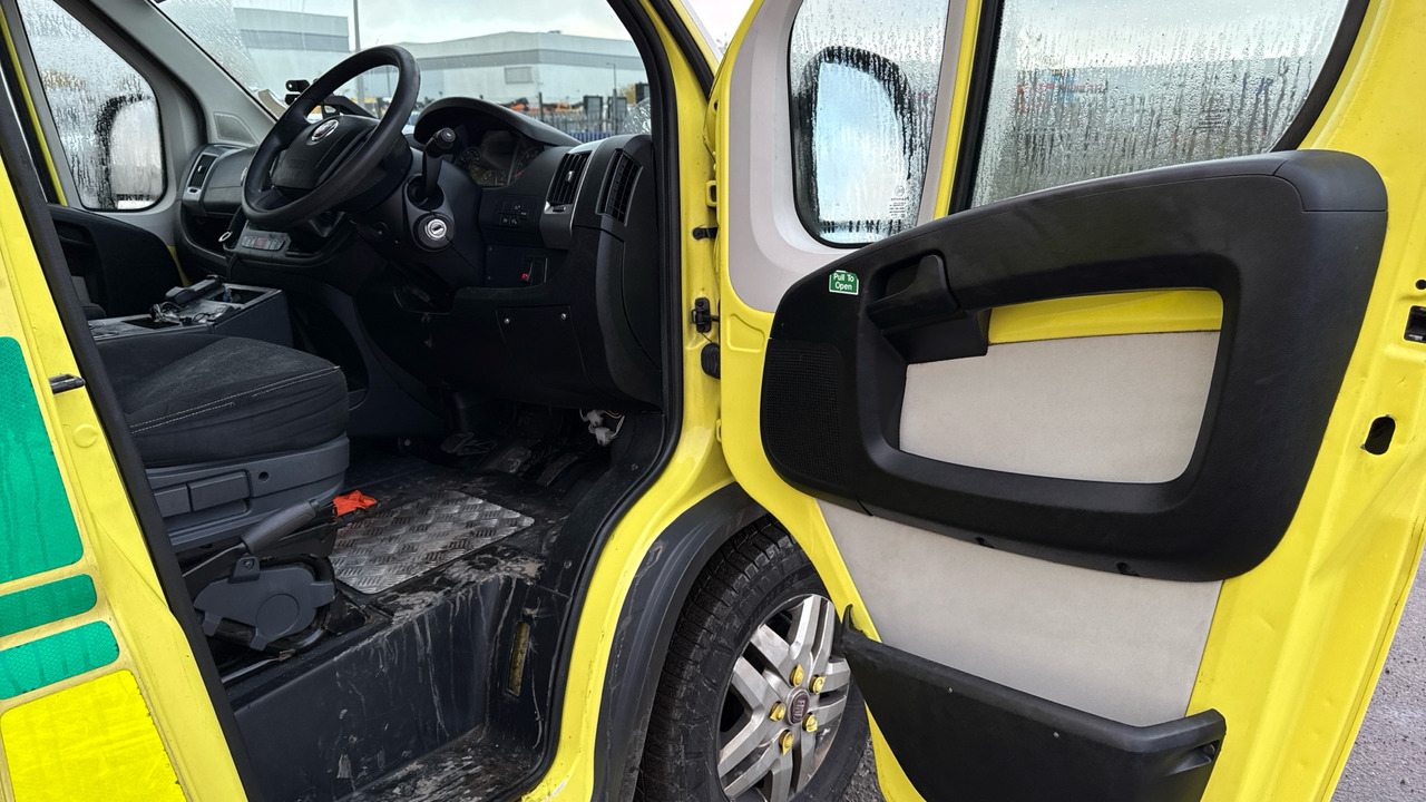 FIAT DUCATO 42 MULTIJET II - Ambulancia: foto 5 FIAT DUCATO 42 MULTIJET II - Ambulancia: foto 5