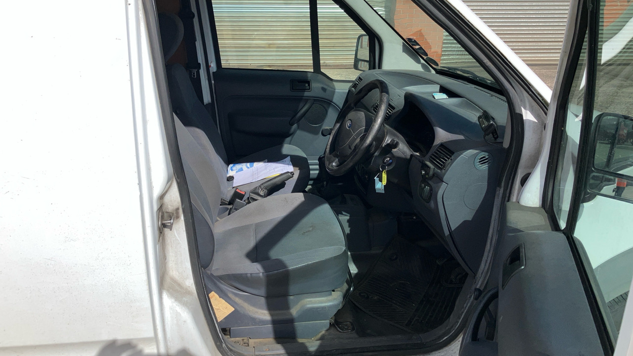 FORD TRANSIT CONNECT T200 1.8 TDCI 75PS - Furgoneta pequeña: foto 5 FORD TRANSIT CONNECT T200 1.8 TDCI 75PS - Furgoneta pequeña: foto 5