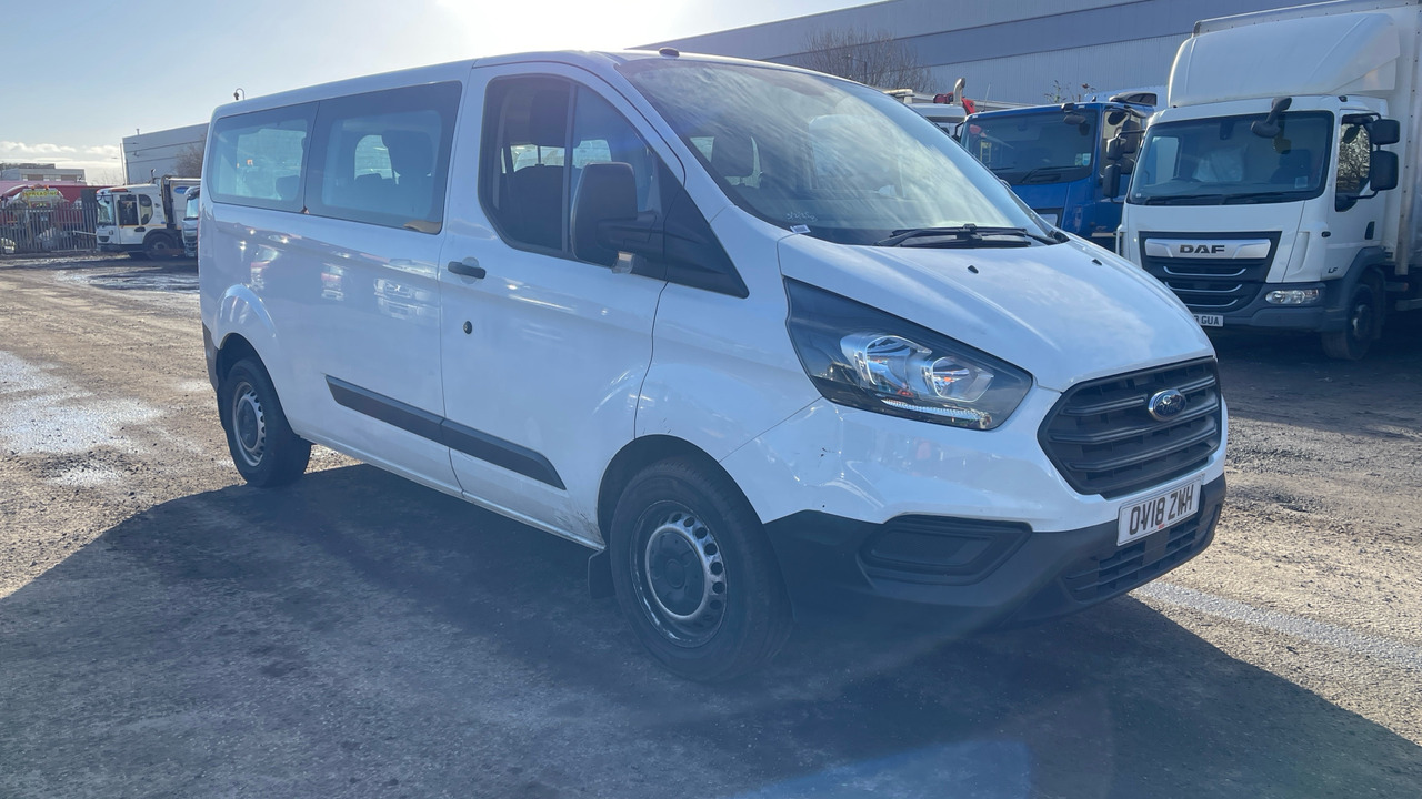 FORD TRANSIT CUSTOM 2.0 TDCi 130ps Low Roof Kombi Van - Furgoneta de pasajeros: foto 1 FORD TRANSIT CUSTOM 2.0 TDCi 130ps Low Roof Kombi Van - Furgoneta de pasajeros: foto 1