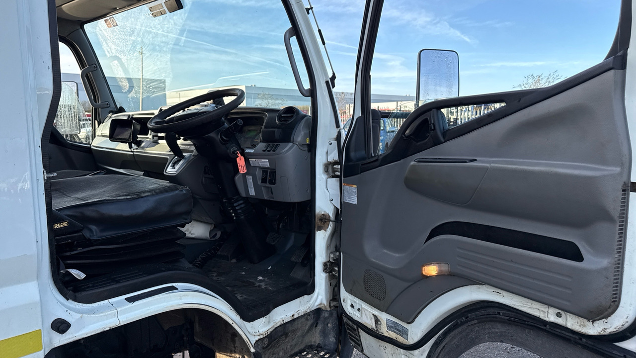 FUSO CANTER 7C15 - Camión volquete: foto 5 FUSO CANTER 7C15 - Camión volquete: foto 5