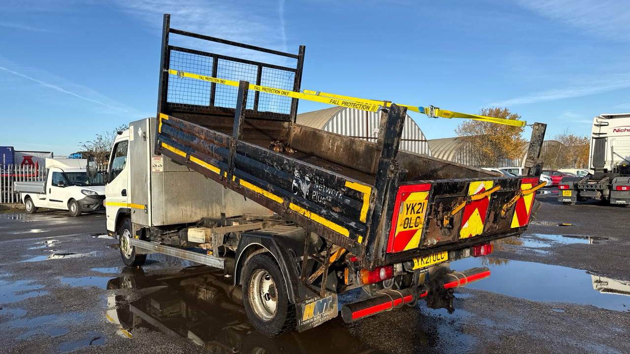 FUSO CANTER 7C15 - Camión volquete: foto 3 FUSO CANTER 7C15 - Camión volquete: foto 3