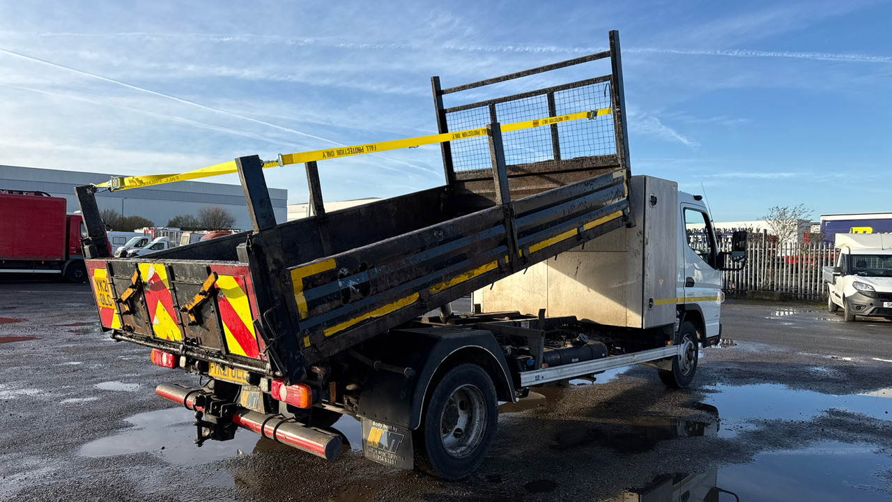 FUSO CANTER 7C15 - Camión volquete: foto 4 FUSO CANTER 7C15 - Camión volquete: foto 4