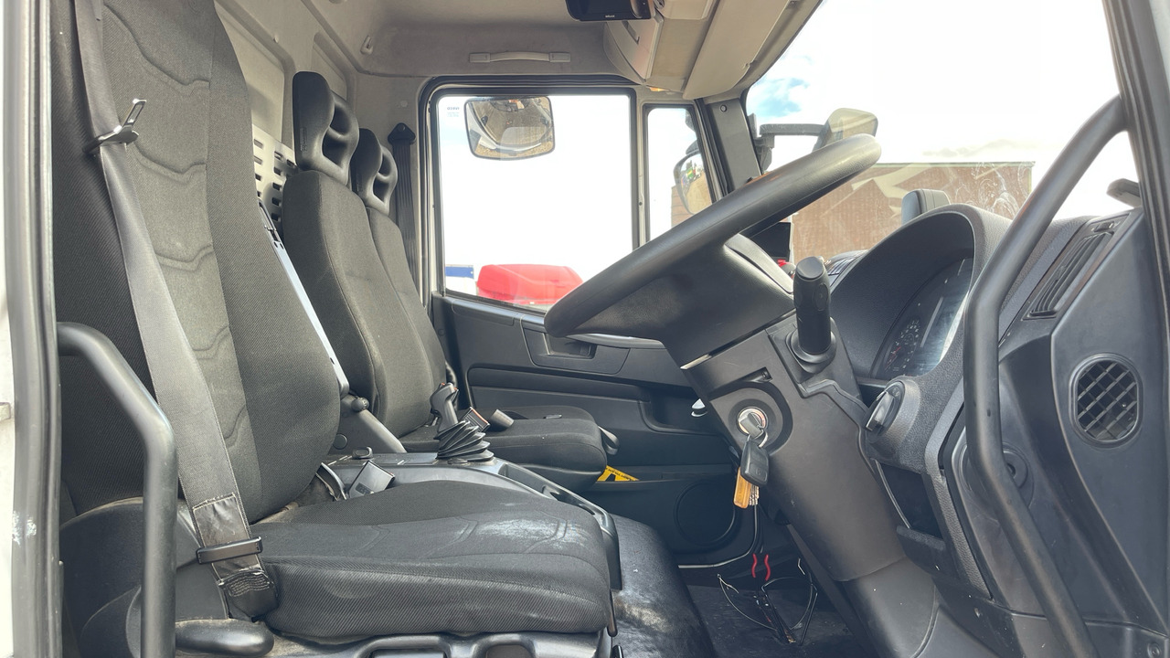 IVECO EUROCARGO 180-250 - Camión lona: foto 5 IVECO EUROCARGO 180-250 - Camión lona: foto 5