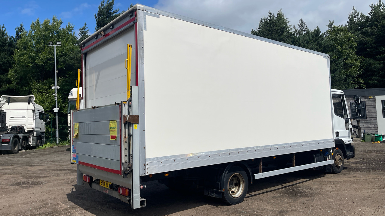 IVECO EUROCARGO 75E16 - Camión caja cerrada: foto 4 IVECO EUROCARGO 75E16 - Camión caja cerrada: foto 4
