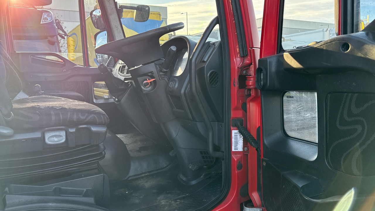 IVECO EUROCARGO 75E16 - Camión caja cerrada: foto 5 IVECO EUROCARGO 75E16 - Camión caja cerrada: foto 5