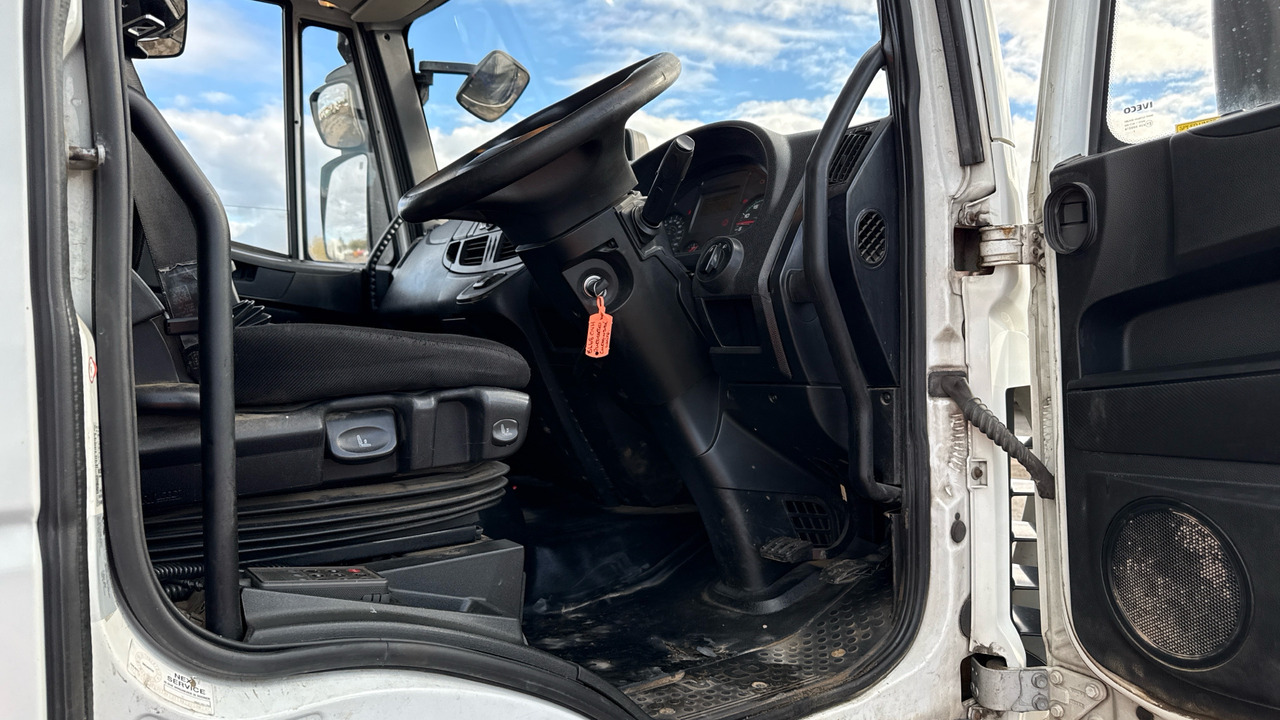 Iveco Eurocargo 180-250 - Camión lona: foto 5 Iveco Eurocargo 180-250 - Camión lona: foto 5