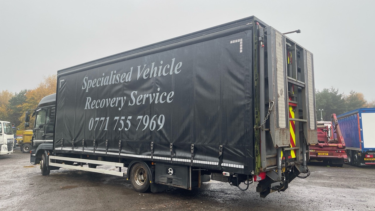 MAN TGL 12.220 - Camión lona: foto 3 MAN TGL 12.220 - Camión lona: foto 3