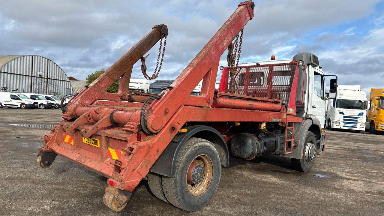 MERCEDES ATEGO 1823 - Camión portacontenedor de cadenas: foto 4 MERCEDES ATEGO 1823 - Camión portacontenedor de cadenas: foto 4