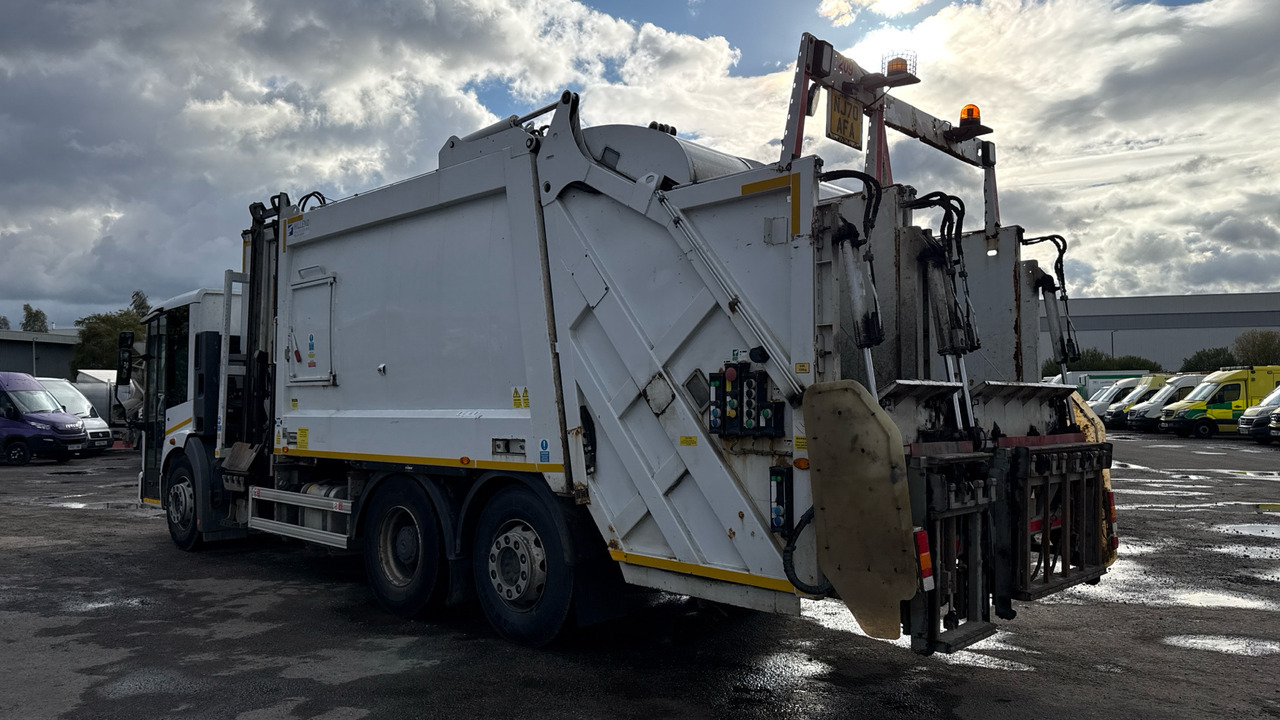 MERCEDES-BENZ ECONIC 2630 - Camión de basura: foto 3 MERCEDES-BENZ ECONIC 2630 - Camión de basura: foto 3