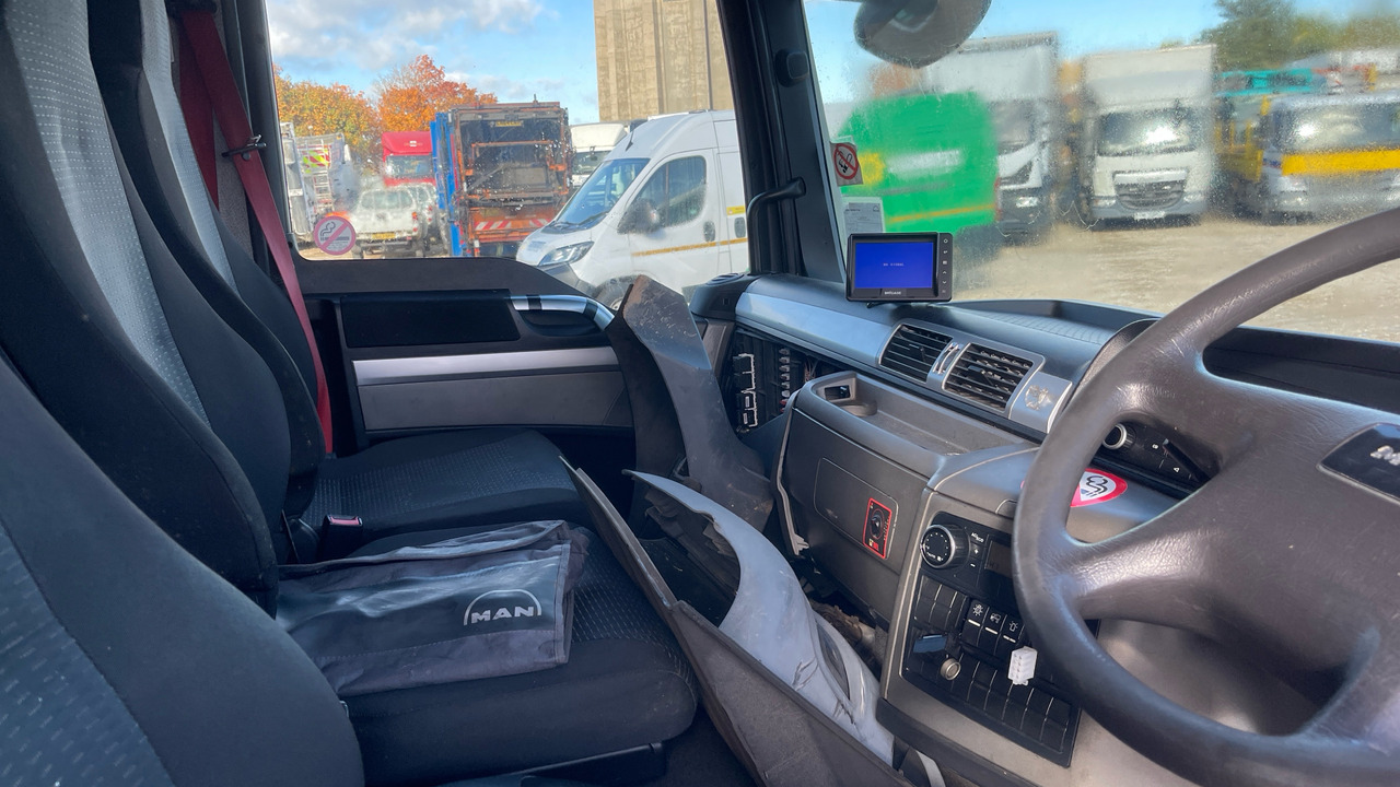Camión caja cerrada Man TGL 12.180: foto 15