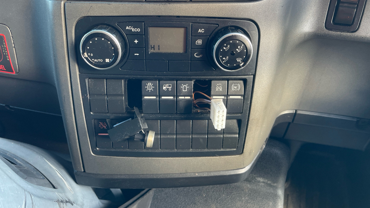 Camión caja cerrada Man TGL 12.180: foto 7