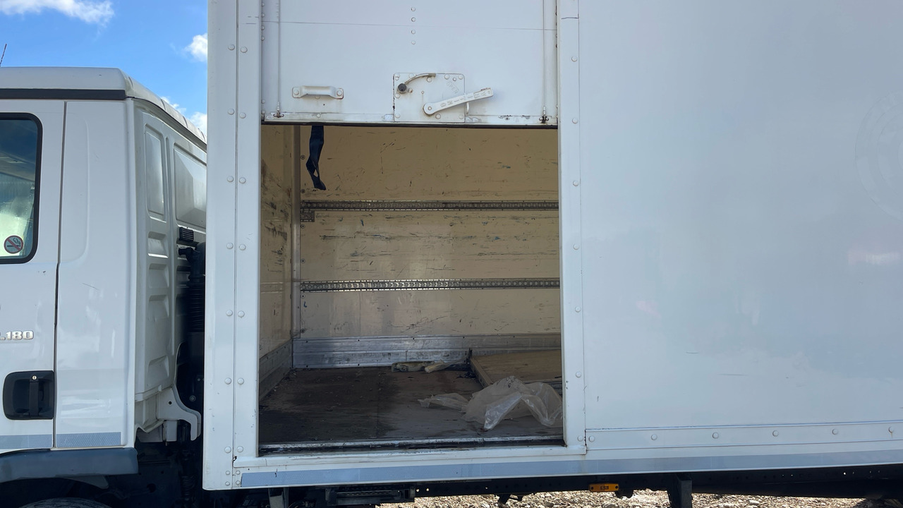 Camión caja cerrada Man TGL 12.180: foto 17