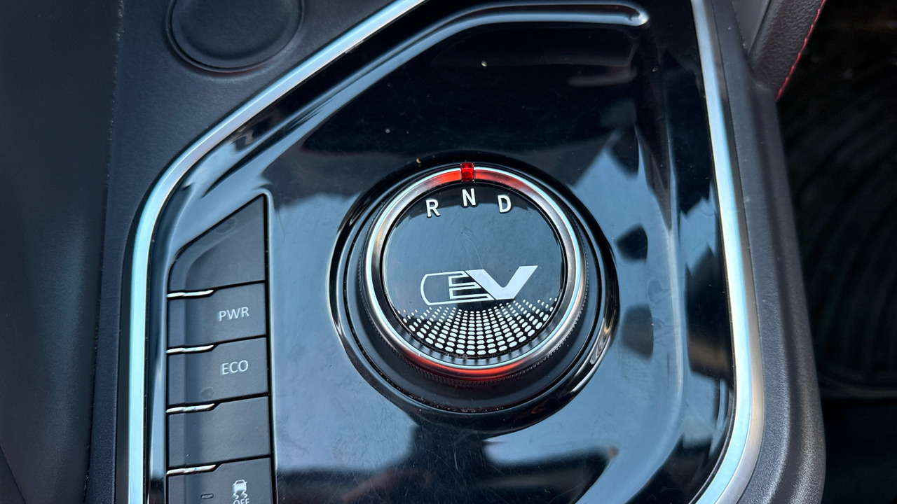 Pick-up, Furgoneta combi Maxus T90 130KW ELITE 88.5KWH EV: foto 14