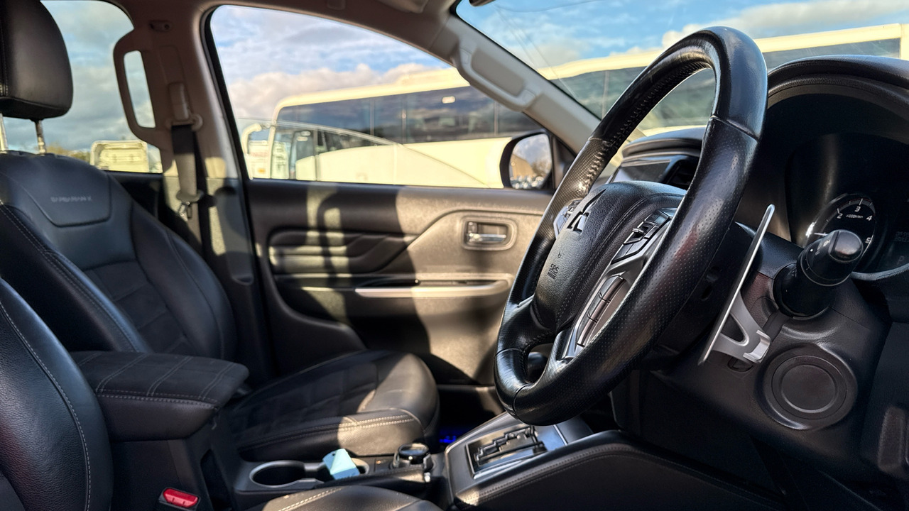 Mitsubishi L200 DI-D 2.3 Barbarian X 150PS - Pick-up: foto 5 Mitsubishi L200 DI-D 2.3 Barbarian X 150PS - Pick-up: foto 5