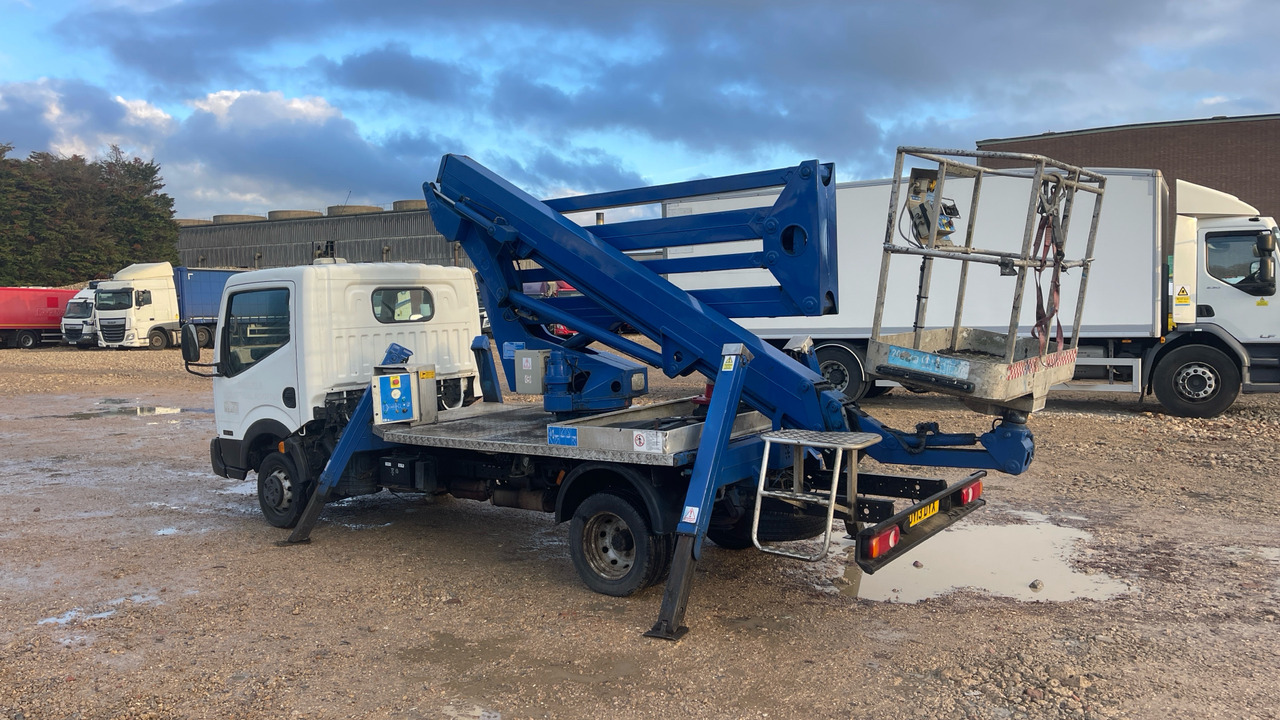 NISSAN CABSTAR 35.14 - Camión con plataforma elevadora: foto 3 NISSAN CABSTAR 35.14 - Camión con plataforma elevadora: foto 3