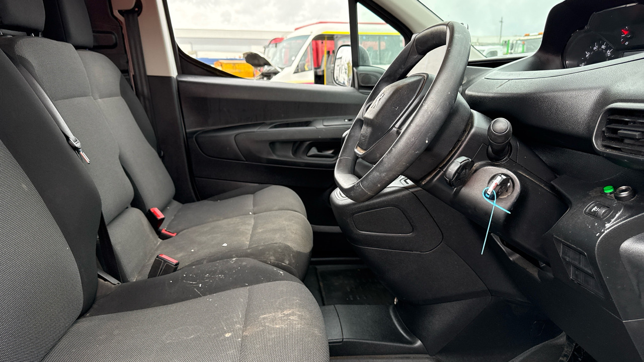 PEUGEOT PARTNER 1000 1.5 BlueHDi 100PS - Furgoneta pequeña: foto 5 PEUGEOT PARTNER 1000 1.5 BlueHDi 100PS - Furgoneta pequeña: foto 5