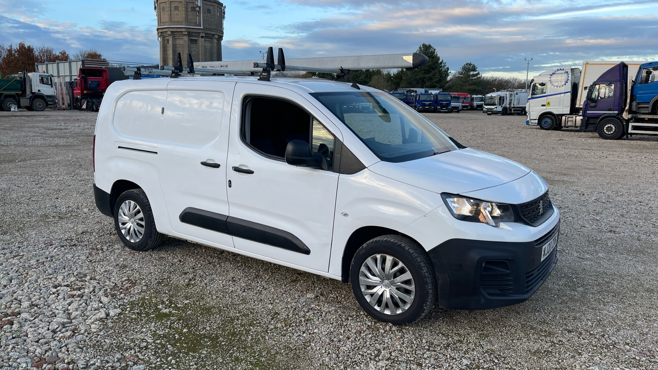 PEUGEOT PARTNER 850 1.5 BLUE HDI 100PS - Furgoneta pequeña: foto 1 PEUGEOT PARTNER 850 1.5 BLUE HDI 100PS - Furgoneta pequeña: foto 1