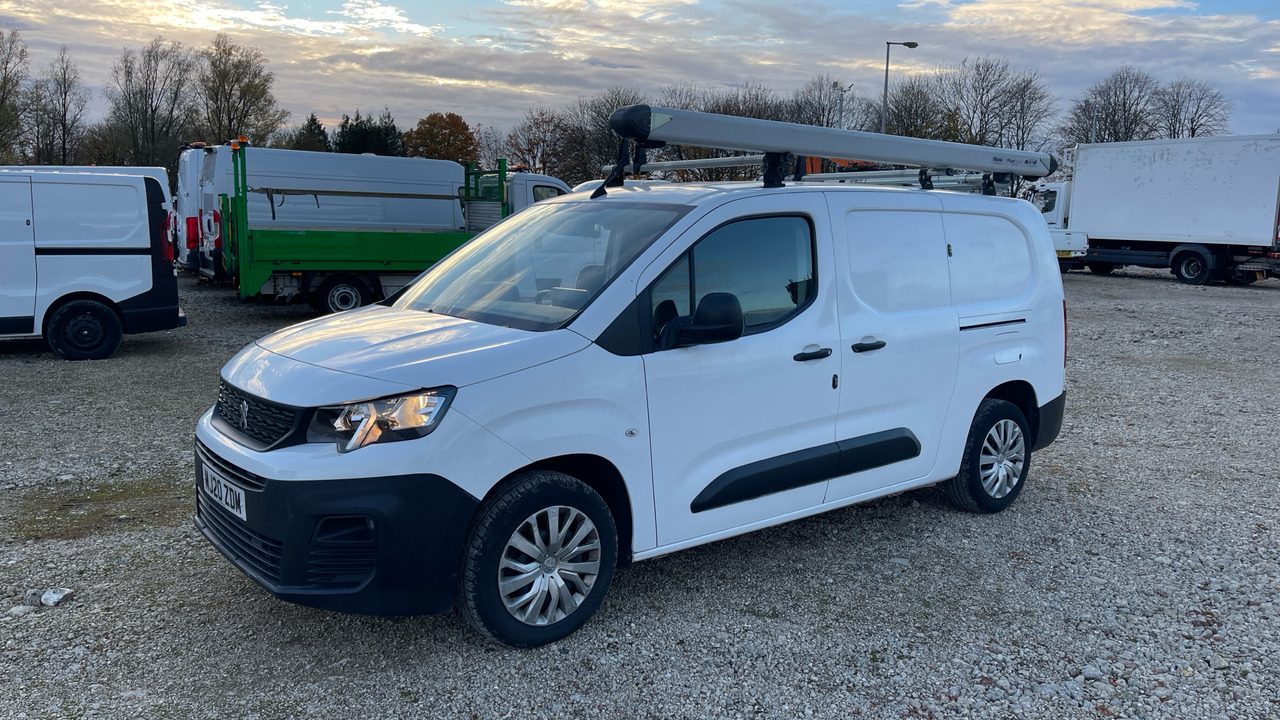 PEUGEOT PARTNER 850 1.5 BLUE HDI 100PS - Furgoneta pequeña: foto 2 PEUGEOT PARTNER 850 1.5 BLUE HDI 100PS - Furgoneta pequeña: foto 2