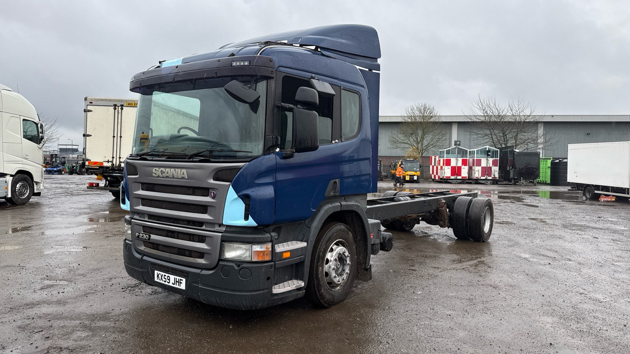 SCANIA P 230 - Camión chasis: foto 2 SCANIA P 230 - Camión chasis: foto 2