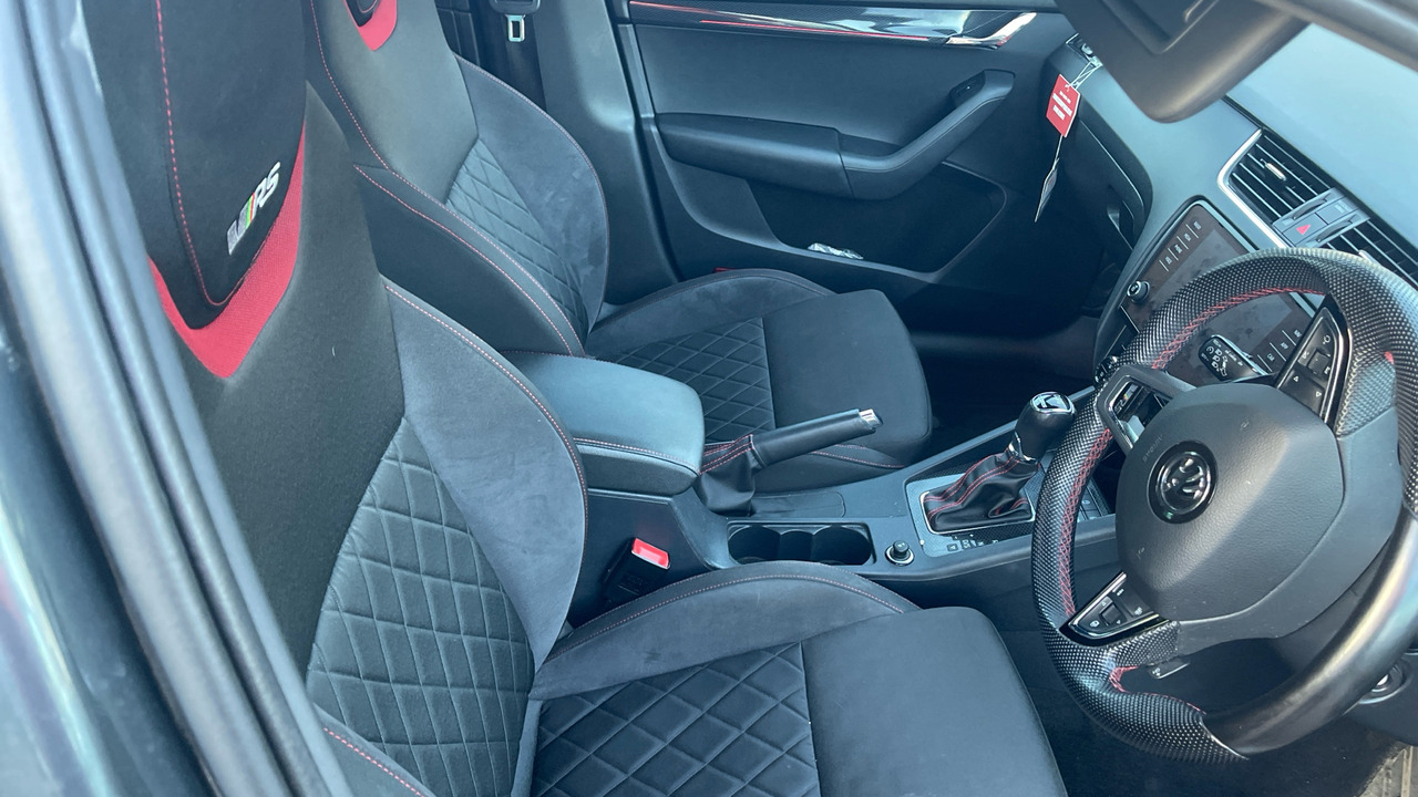 SKODA OCTAVIA 245 2.0 TSI - Coche familiar: foto 5 SKODA OCTAVIA 245 2.0 TSI - Coche familiar: foto 5