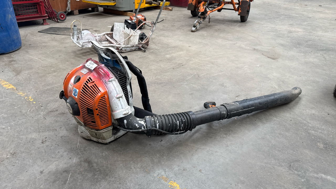 STIHL BR600 BACK PACK LEAF BLOWER - Equipo de construcción: foto 2 STIHL BR600 BACK PACK LEAF BLOWER - Equipo de construcción: foto 2