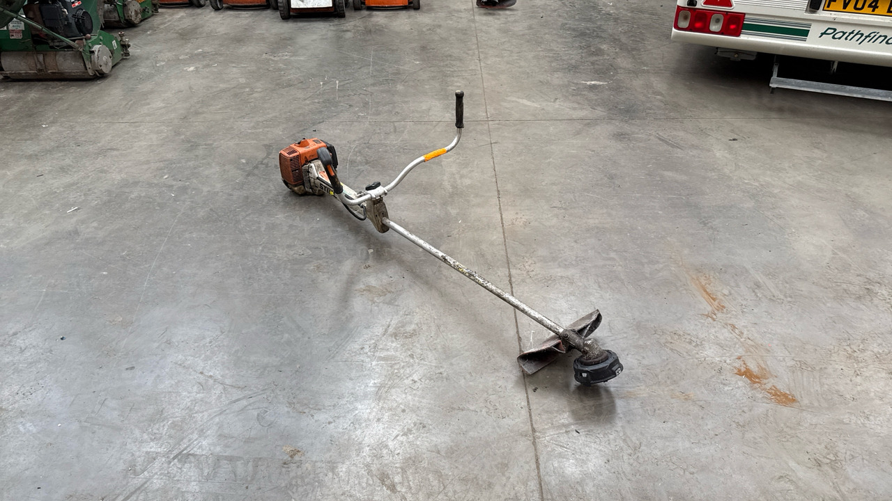 STIHL FS45C STRIMMER - Equipo de construcción: foto 3 STIHL FS45C STRIMMER - Equipo de construcción: foto 3
