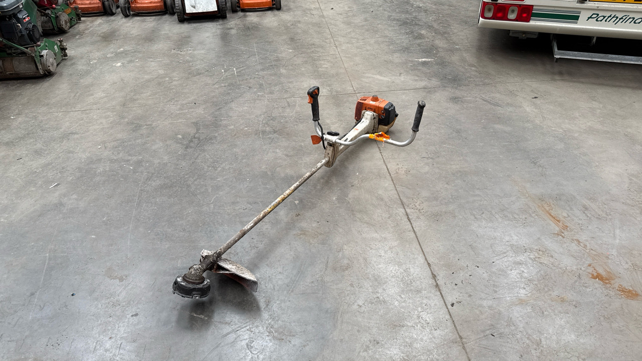 STIHL FS45C STRIMMER - Equipo de construcción: foto 2 STIHL FS45C STRIMMER - Equipo de construcción: foto 2