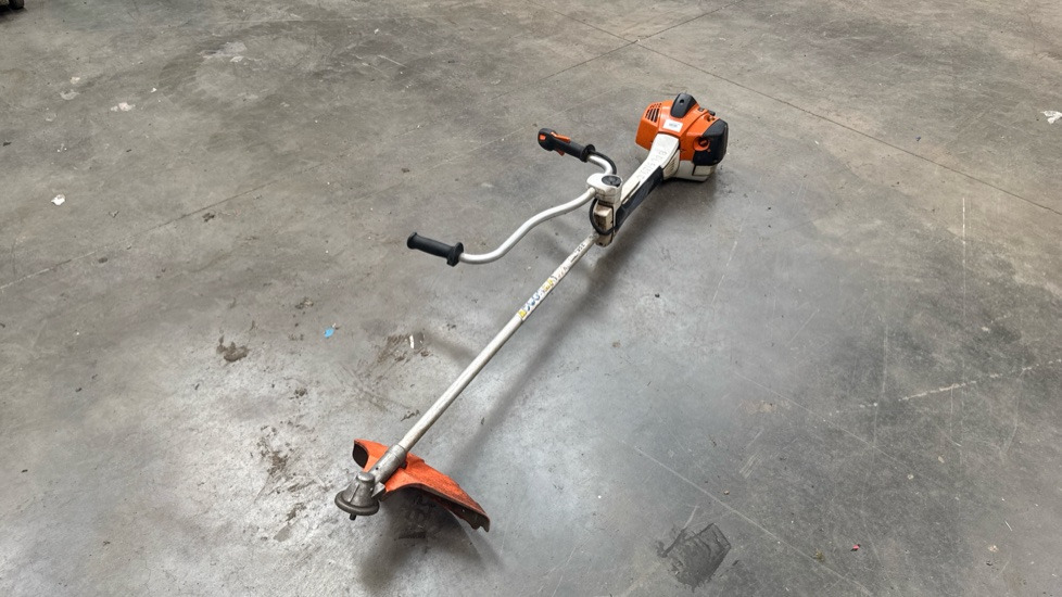 STIHL FS490C STRIMMER - Equipo de construcción: foto 2 STIHL FS490C STRIMMER - Equipo de construcción: foto 2