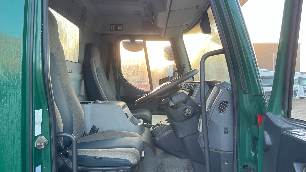 Volvo FL 250 - Camión portacontenedor de cadenas: foto 5 Volvo FL 250 - Camión portacontenedor de cadenas: foto 5